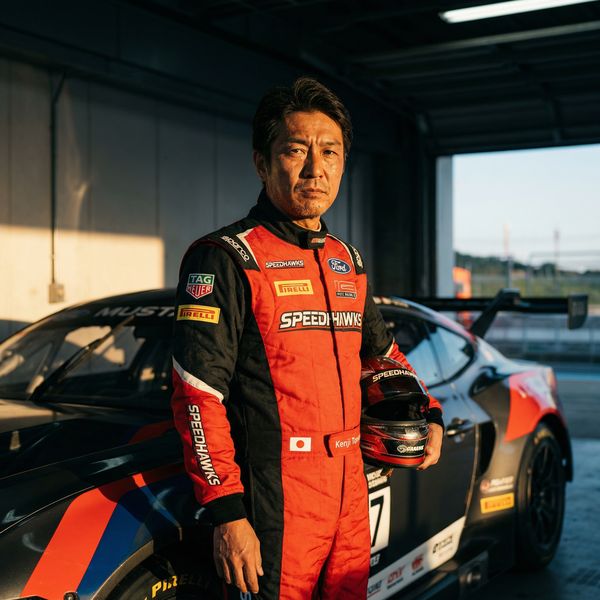 国产自拍赛车手顾问张铭远